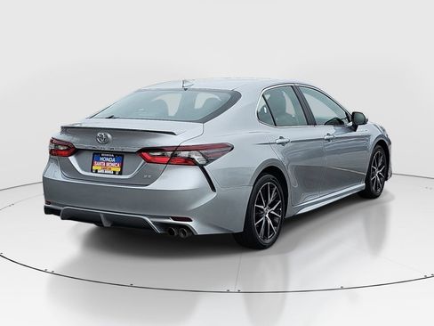 Used 2023 Toyota Camry SE FWD image 5