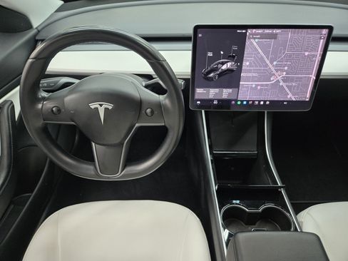 Used 2018 Tesla Model 3 Long Range RWD image 8