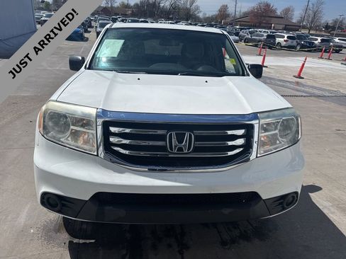 Used 2015 Honda Pilot LX image 2