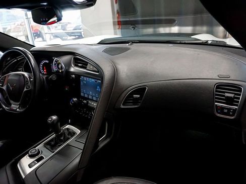 Used 2019 Chevrolet Corvette Z06 w/ Z07 Performance Package RWD image 37