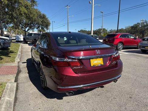 Used 2017 Honda Accord Touring image 5