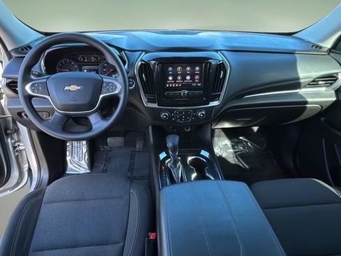 Used 2021 Chevrolet Traverse LS image 16