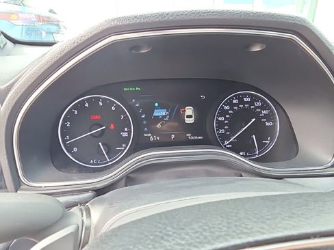 Used 2019 Toyota Avalon Touring image 14