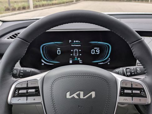 New 2025 Kia Telluride S image 36