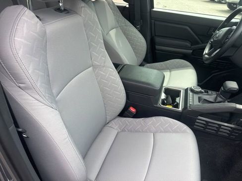 Used 2024 Toyota Tacoma SR5 AWD/4WD image 17