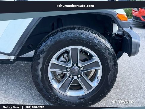 Used 2019 Jeep Wrangler Unlimited Sahara AWD/4WD image 9