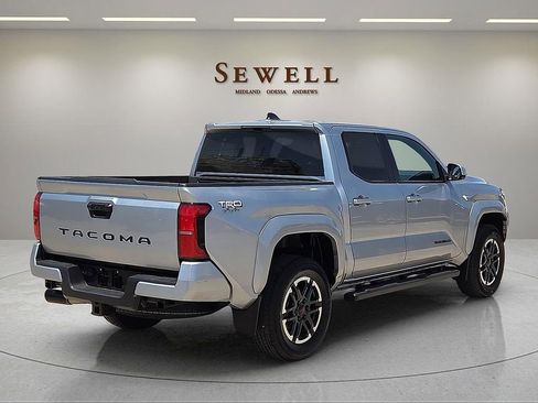 Used 2024 Toyota Tacoma TRD Sport RWD image 4