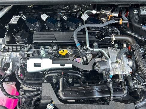 Used 2025 Toyota Prius AWD image 30