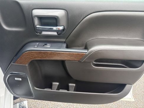 Used 2017 GMC Sierra 2500 Denali w/ Duramax Plus Package image 26