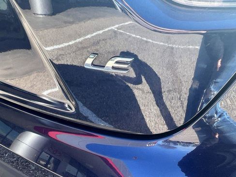 Used 2025 Toyota Corolla LE image 9