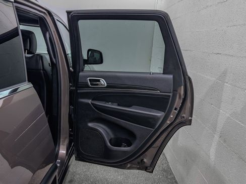 Used 2021 Jeep Grand Cherokee Limited image 20