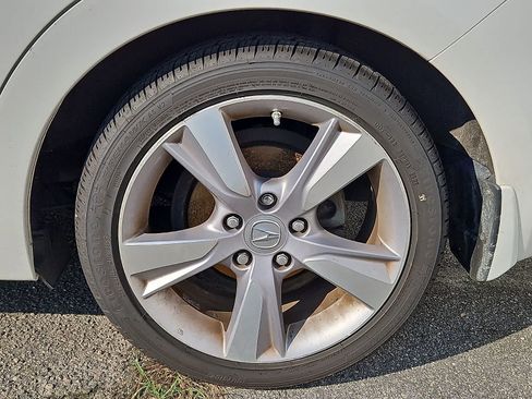 Used 2013 Acura ILX w/ Technology Package FWD image 6