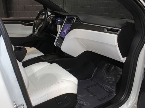 Used 2017 Tesla Model X 100D image 54