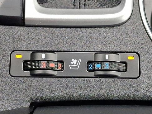 Used 2018 Toyota Highlander Limited image 25