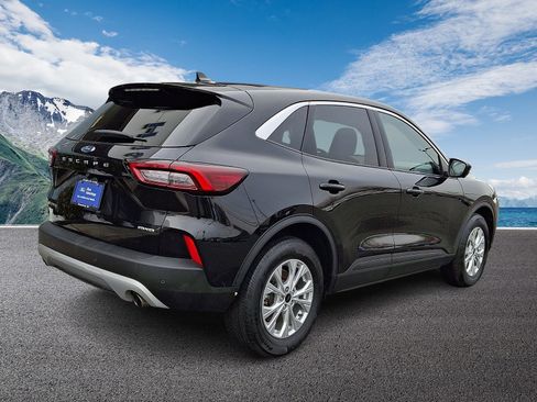 Certified 2023 Ford Escape Active w/ Tech Pack #2 image 6