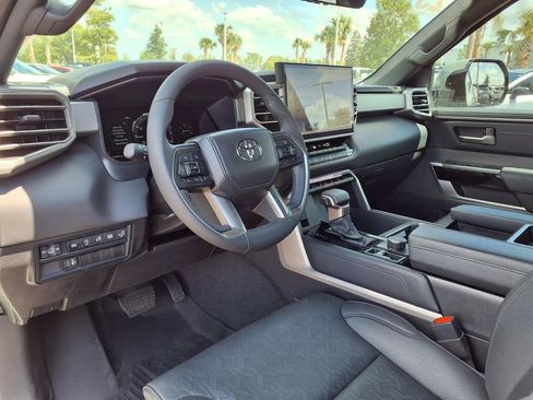 Used 2025 Toyota Tundra Limited AWD/4WD image 19