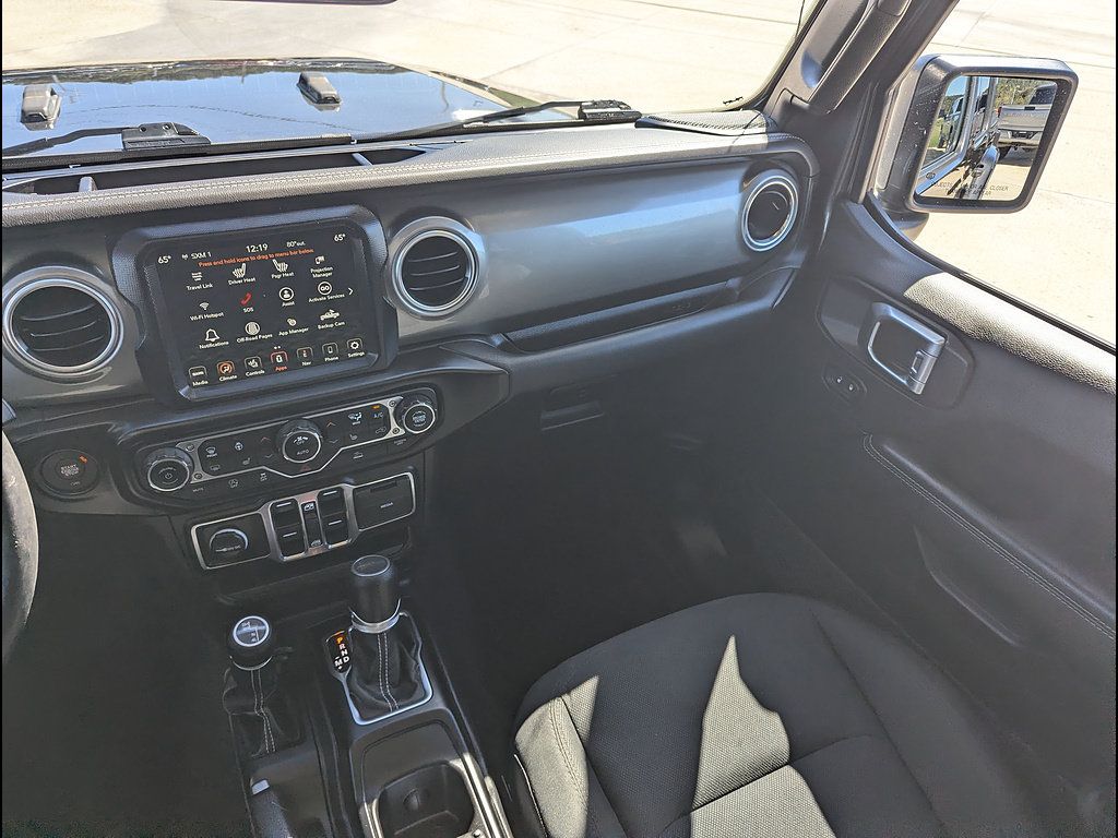 Used 2023 Jeep Gladiator Overland w/ Cold Weather Group AWD/4WD image 21