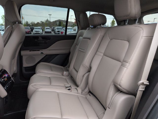 Used 2021 Lincoln Aviator AWD w/ Elements Package image 28