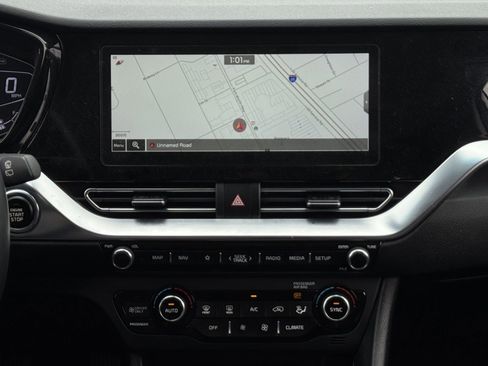 Used 2021 Kia Niro EX Premium FWD image 18