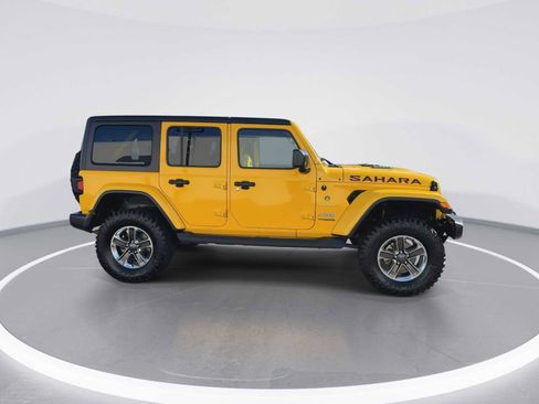 Used 2019 Jeep Wrangler Unlimited Sahara image 10