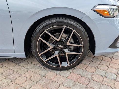 Used 2022 Honda Civic Sport Touring image 9