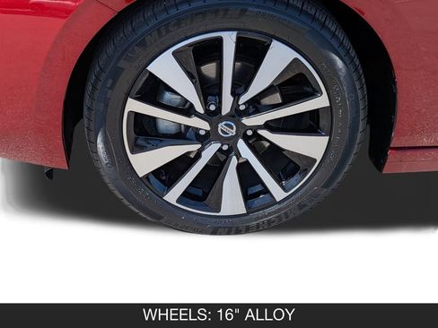 Used 2023 Nissan Sentra SV w/ SV Premium Package FWD image 11