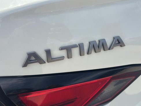 Used 2025 Nissan Altima 2.5 SV FWD image 22