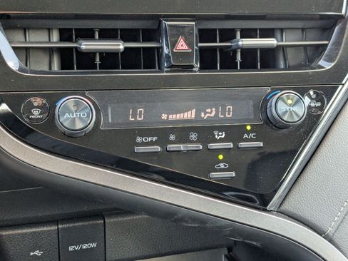 Used 2024 Toyota Camry SE FWD image 25