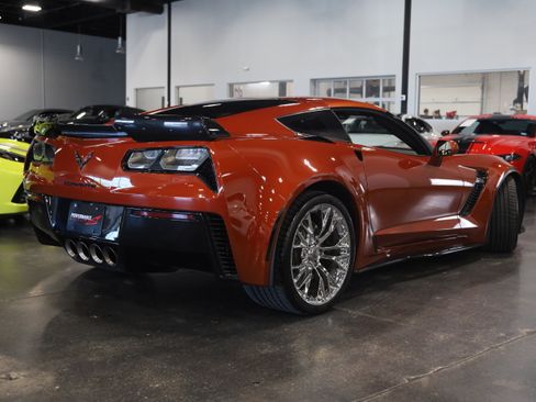 Used 2016 Chevrolet Corvette Z06 w/ 3LZ Preferred Equipment Group RWD image 6