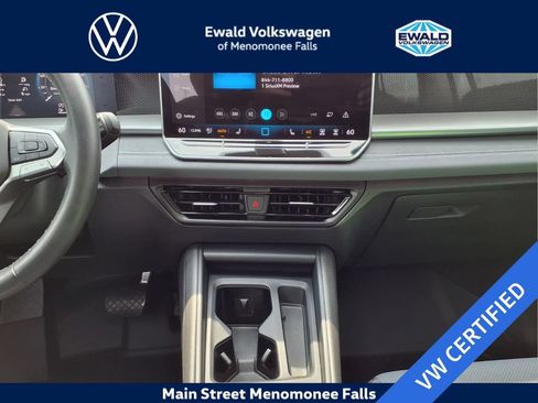 Certified 2025 Volkswagen Tiguan SE w/ Panoramic Sunroof Package AWD/4WD image 23