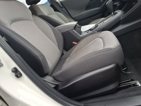 Used 2024 Subaru Crosstrek 2.0i Premium image 17