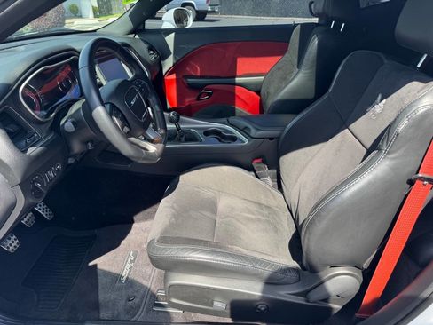 Used 2016 Dodge Challenger SRT Hellcat image 8