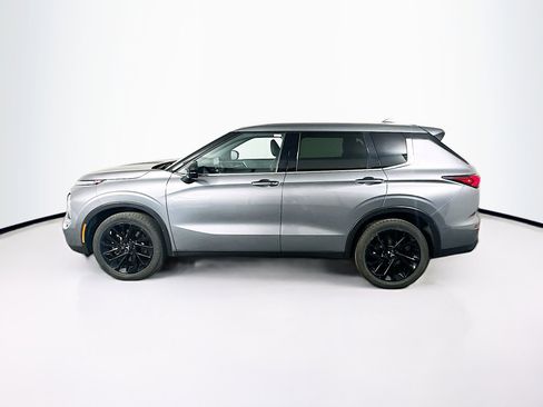 Used 2024 Mitsubishi Outlander SE image 4