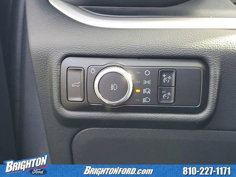 Used 2023 Ford Explorer XLT w/ Equipment Group 202A image 18