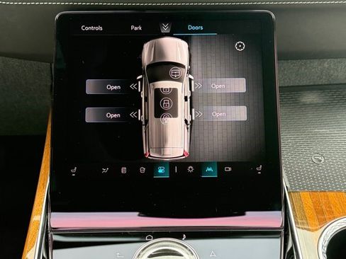 Certified 2025 Cadillac Escalade ESV Sport Platinum AWD/4WD image 4
