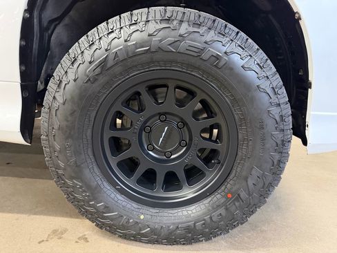 Used 2016 Lexus GX 460 image 33