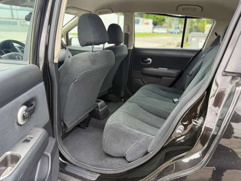 Used 2011 Nissan Versa 1.8 S w/ Plus Pkg FWD image 9