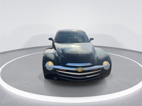 Used 2004 Chevrolet SSR w/ Preferred Equipment Group image 7