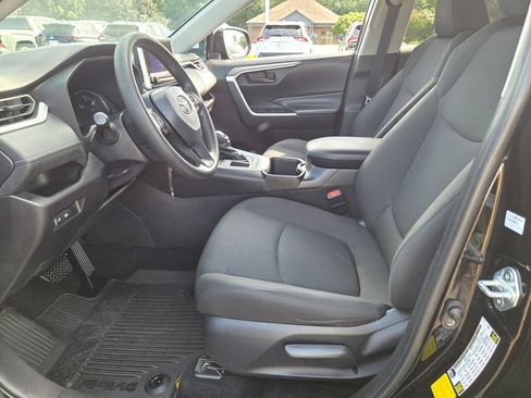 Used 2024 Toyota RAV4 LE FWD image 5