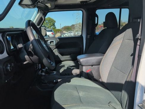 Used 2024 Jeep Wrangler Unlimited w/ Convenience Group AWD/4WD image 9