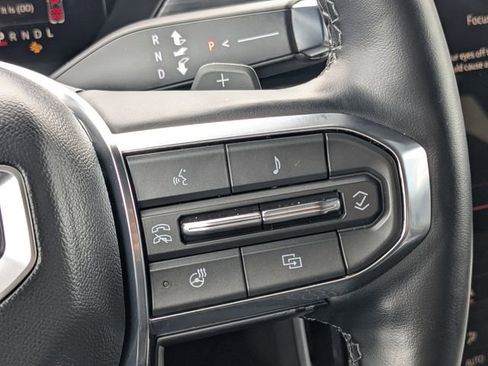 Used 2025 GMC Acadia Elevation image 25