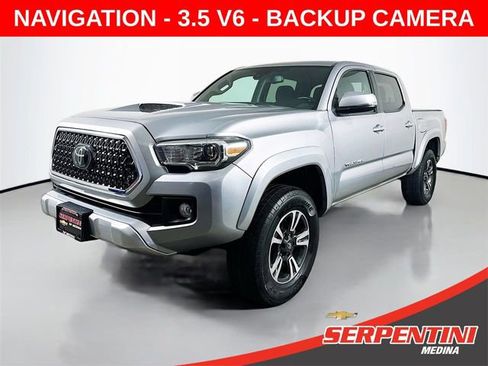 Used 2019 Toyota Tacoma TRD Sport image 1