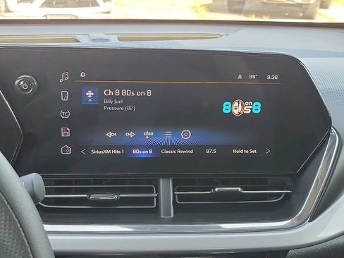 Used 2026 Chevrolet Trax LT FWD image 15