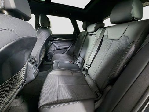 Used 2022 Audi SQ5 Premium image 24