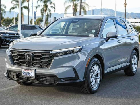 Used 2025 Honda CR-V LX image 3