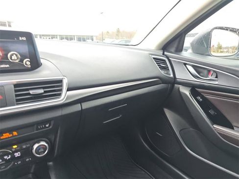 Used 2018 MAZDA MAZDA3 Grand Touring image 24