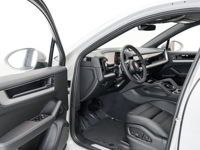 Certified 2026 Porsche Cayenne Coupe AWD/4WD image 6
