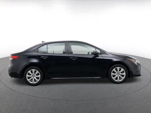 Used 2025 Toyota Corolla LE FWD image 10