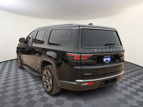 Used 2022 Jeep Wagoneer Series III AWD/4WD image 3