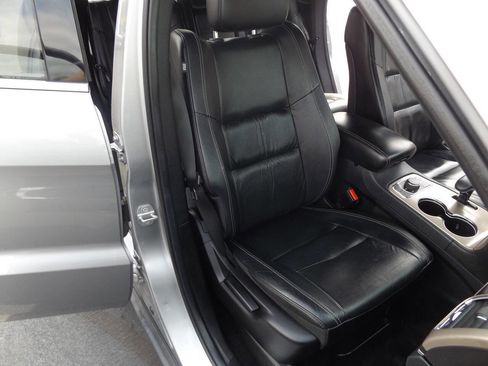 Used 2014 Jeep Grand Cherokee Limited AWD/4WD image 21